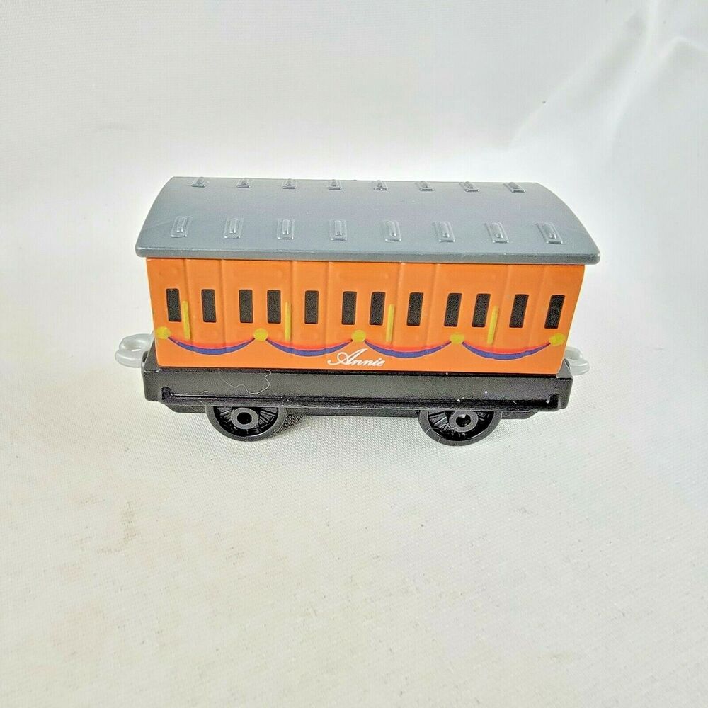 Motorizy Thomas and Friends with  Annie Train Car Trackmaster TOMY 2015 K04A